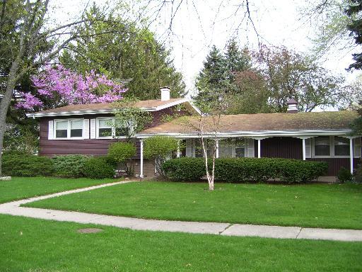 3 S Cypress Ln., North Aurora, IL 60542