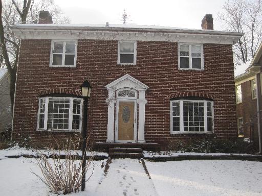 638 Lenox Rd., Glen Ellyn, IL 60137