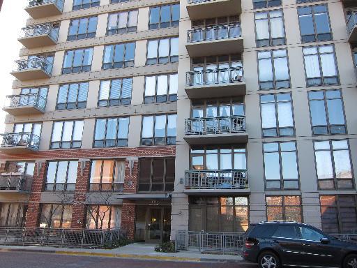 1000 N Kingsbury St. #703, Chicago, IL 60610