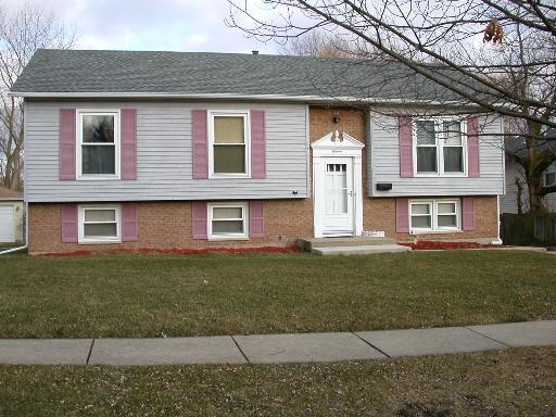 11 Joyce Ln., Streamwood, IL 60107