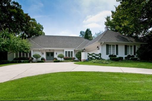 10 Woodgate Dr., Burr Ridge, IL 60527