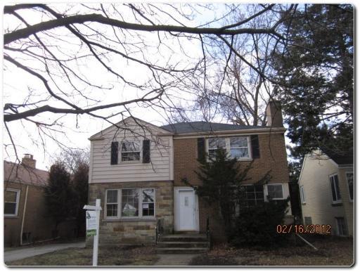 1652 Portsmouth Ave., Westchester, IL 60154