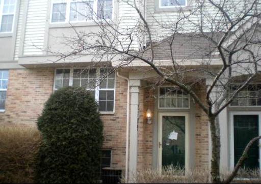 2785 N Woodmere Dr., Darien, IL 60561