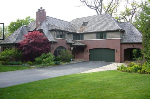 852 Woodland Dr., Glen Ellyn, IL 60137