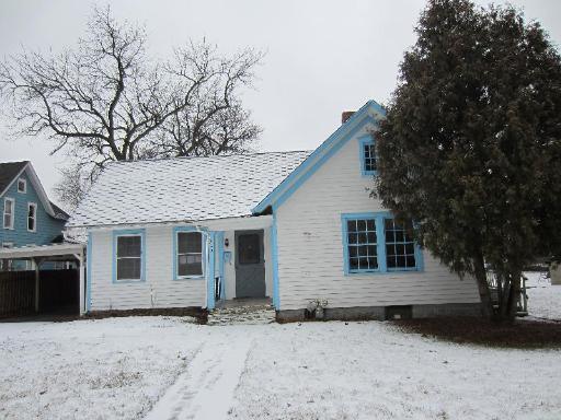 1227 5th Ave., Rockford, IL 61104