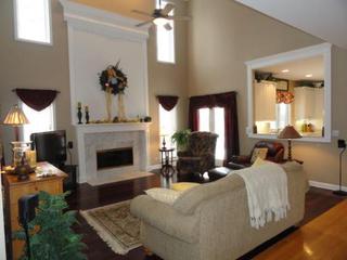 1051 Vineyard Dr., Gurnee, IL 60031
