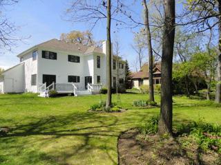 1051 Vineyard Dr., Gurnee, IL 60031