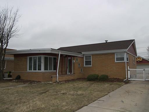10317 Laramie Ave., Oak Lawn, IL 60453