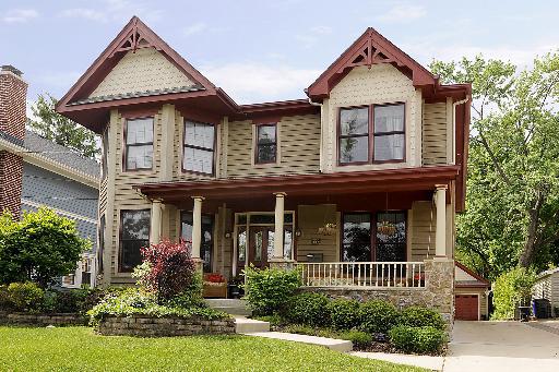 357 Hillside Ave., Glen Ellyn, IL 60137