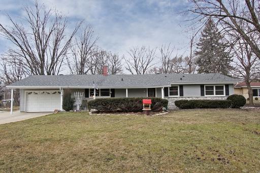 1508 Greenbriar Ln., Schaumburg, IL 60193