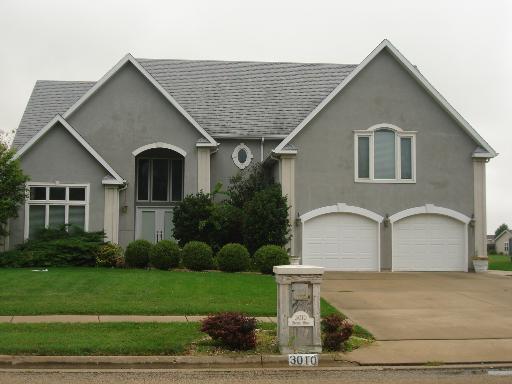 3010 Becker Dr., Peru, IL 61354