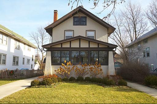 225 N Kensington Ave., La Grange, IL 60525