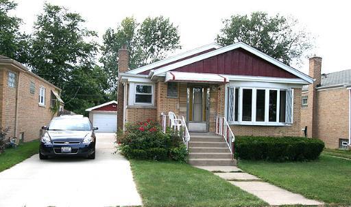 9750 S California Ave., Evergreen Park, IL 60805