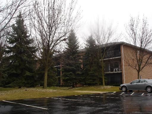 4945 E Circle Dr. #310, Crestwood, IL 60445
