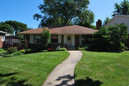 93 Gilbert Ave., La Grange, IL 60525