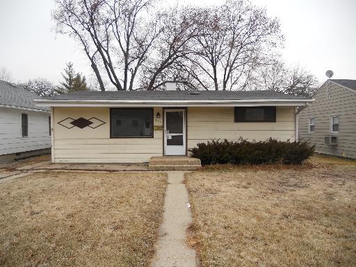 412 Allanson Rd., Mundelein, IL 60060