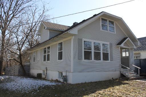 121 Vine St., Elgin, IL 60123