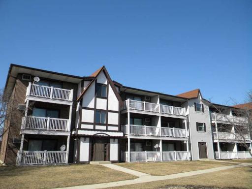 137 Gregory St. #10, Aurora, IL 60504