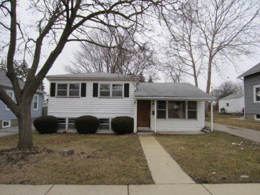 610 Hermes Ave., Aurora, IL 60505