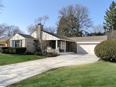 912 S Stone Ave., La Grange, IL 60525