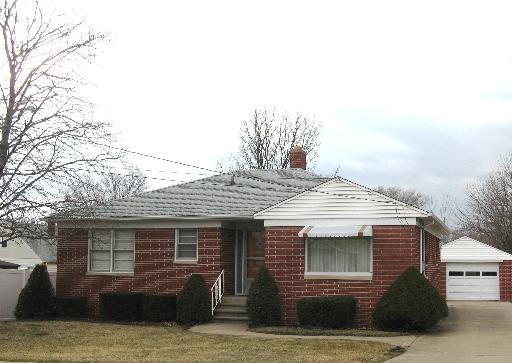2022 N Pulaski St., Peru, IL 61354