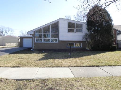 7511 Lyons St., Morton Grove, IL 60053