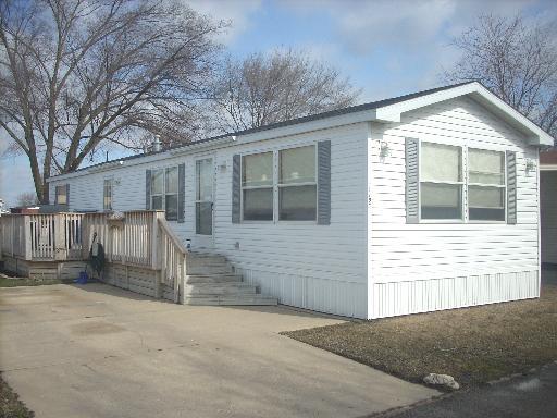 112 7th Ave., Bartlett, IL 60103