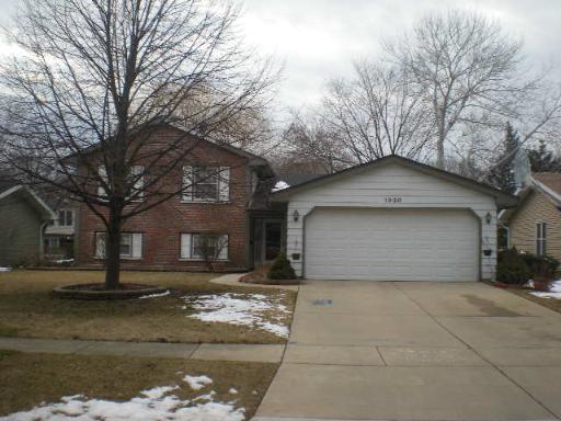 1330 Meyer Rd., Hoffman Estates, IL 60169