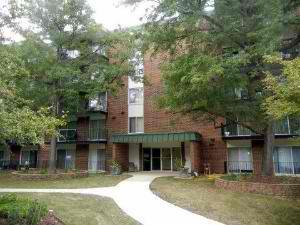 5S040 Pebblewood Ln. #W101, Naperville, IL 60563