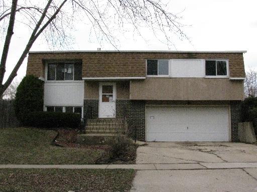 340 Lyons Dr., Bolingbrook, IL 60440
