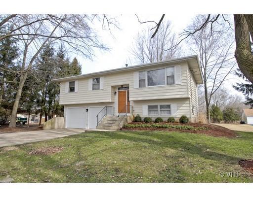 8S269 Barnes Rd., Aurora, IL 60506