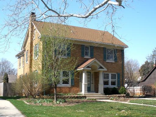 165 S Elmwood Dr., Aurora, IL 60506