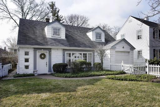9 Overlook Dr., Golf, IL 60029