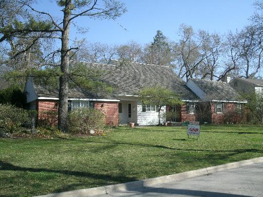 222 Maple Rd., Barrington, IL 60010