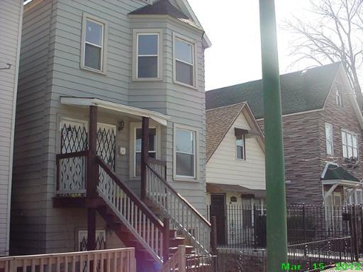 8945 S Houston Ave., Chicago, IL 60617