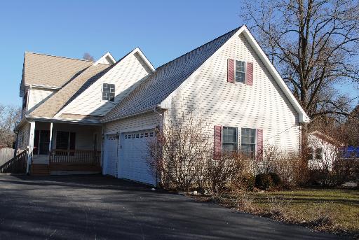 919 Sunnyside Ave., Wauconda, IL 60084