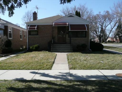 218 Linden Ave., Bellwood, IL 60104
