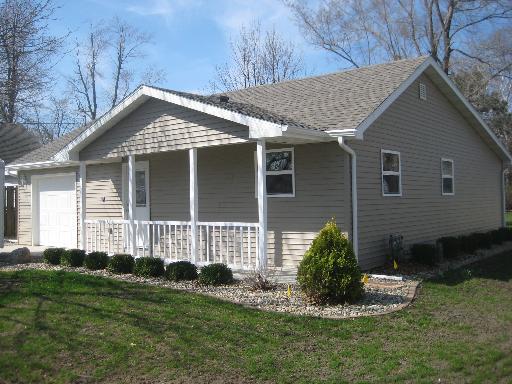 150 S Second St., Clifton, IL 60927