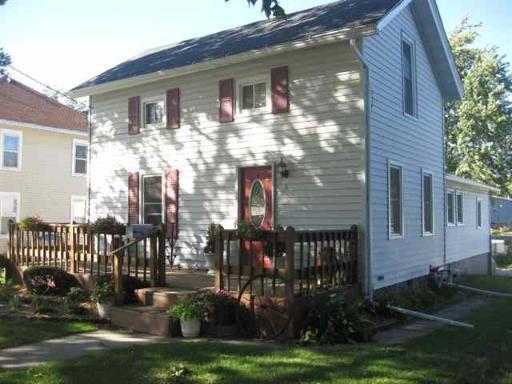 206 Douglas St., Prophetstown, IL 61277