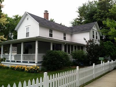 302 Ela St., Barrington, IL 60010