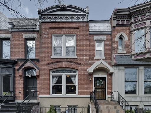 958 W Dickens Ave., Chicago, IL 60614