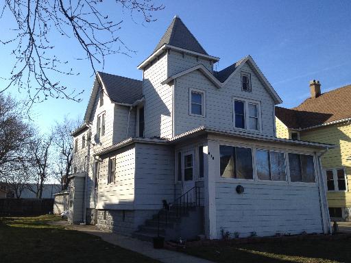 412 N 8th Ave., Maywood, IL 60153