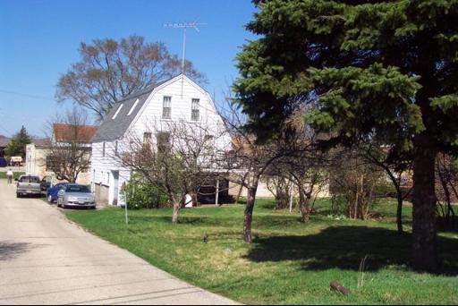 313 Barrington Rd., Wauconda, IL 60084