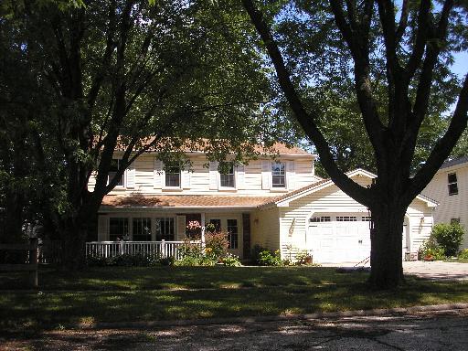 573 Carriageway Dr., Buffalo Grove, IL 60089
