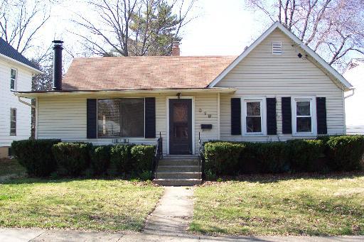 819 S 1st St., Dekalb, IL 60115