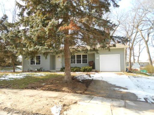 4615 Sussex Dr., Mchenry, IL 60050