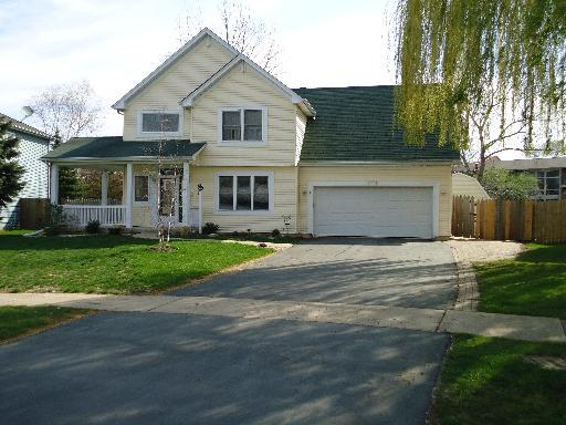 2040 Maplewood Cir., Naperville, IL 60563