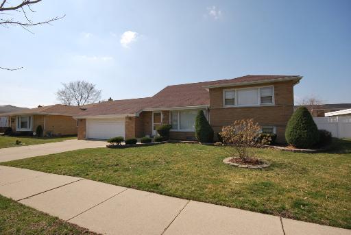 10102 Parke Ave., Oak Lawn, IL 60453