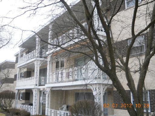 935 8th Ave. #4, La Grange, IL 60525