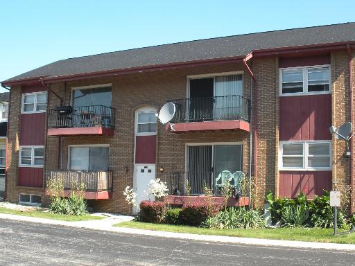 5736 W Circle Dr., Oak Lawn, IL 60453
